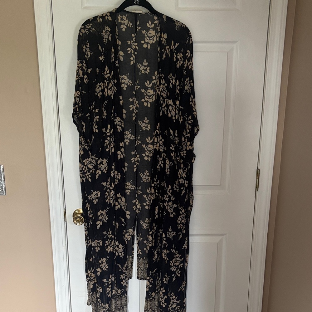 Floral Black and Cream Kimono